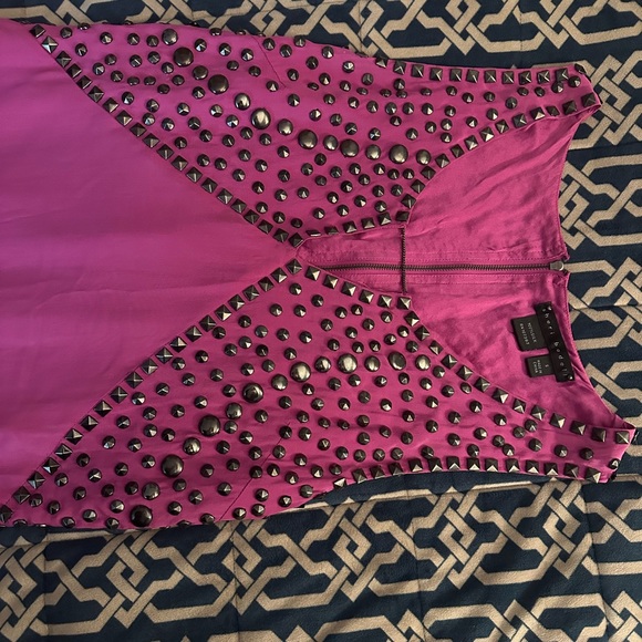 Bright pink silk dress with metal details - Picture 4 of 7
